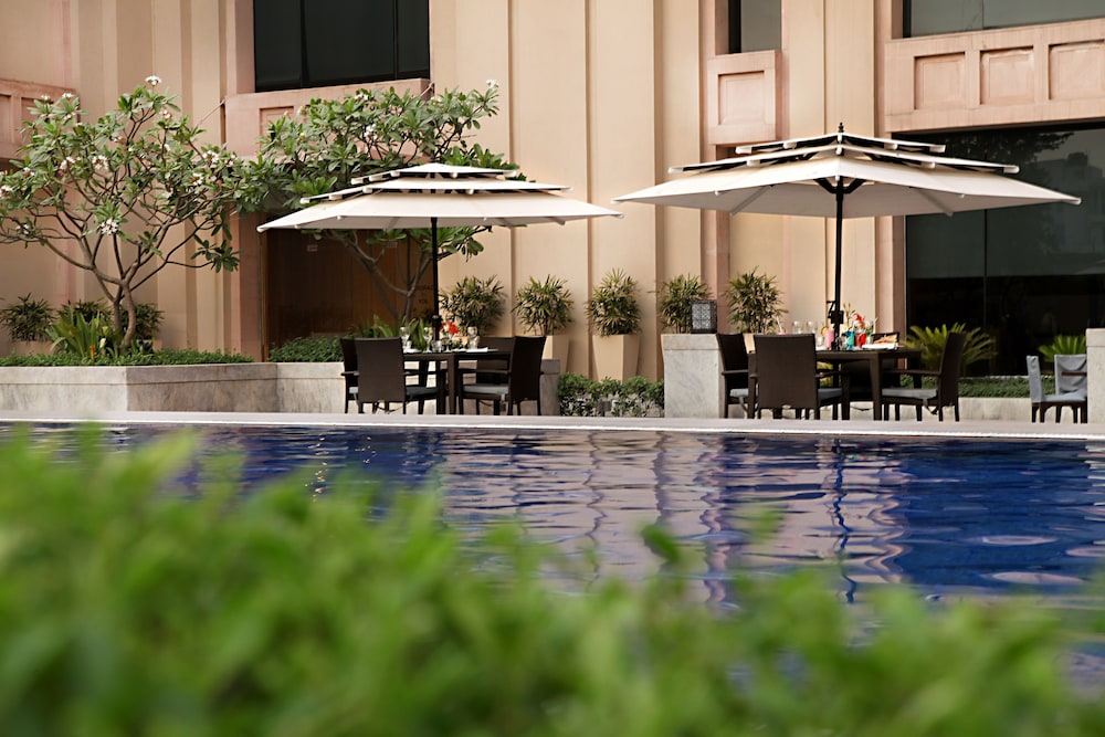 The Metropolitan Hotel Spa 49/50