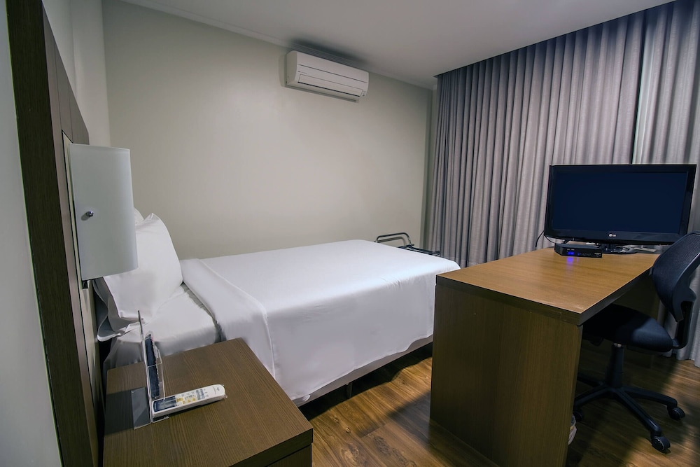 Hotel Deville Curitiba Batel (ex Hotel Deville Business Curitiba) 40/45