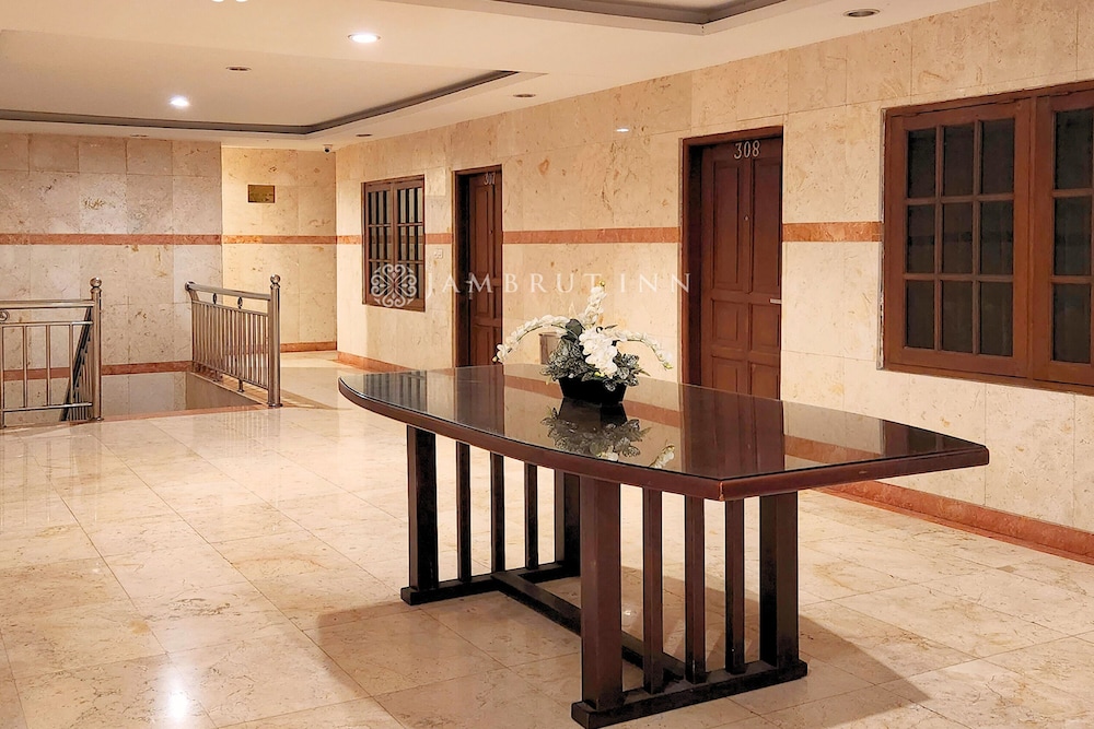 Jambrut Inn Hotel 34/50