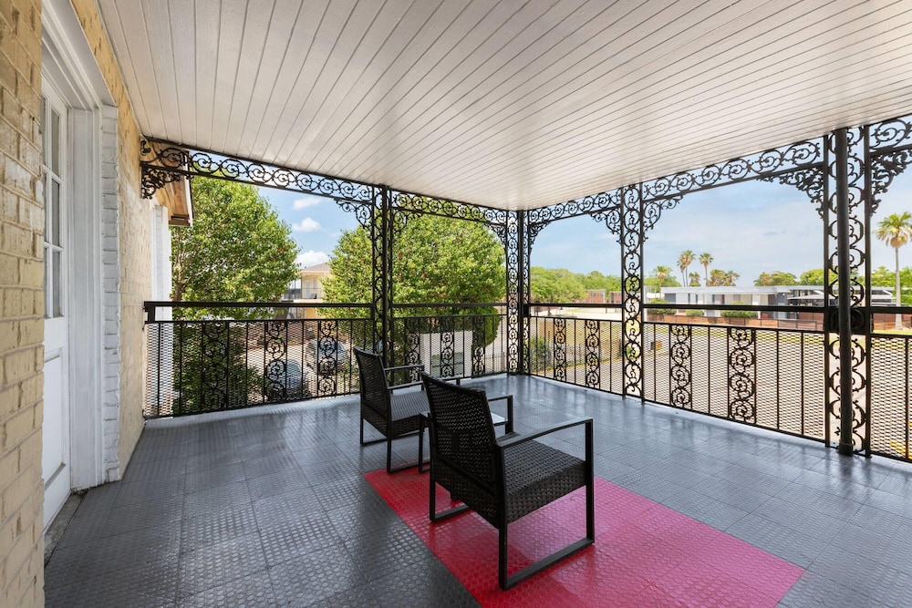 Super 8 by Wyndham New Orleans 26/43