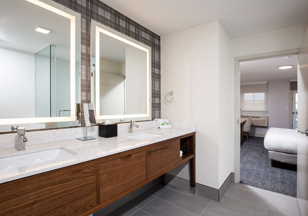 Pomeroy Hotel Fort McMurray 49/50