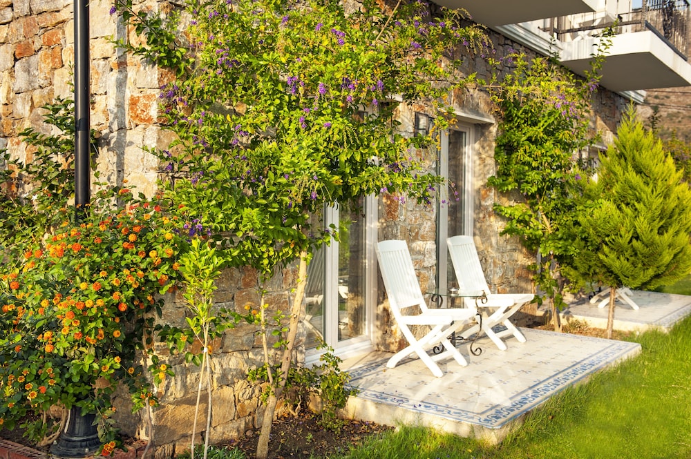 Swan Lake Boutique Hotel - Adults Only 27/67