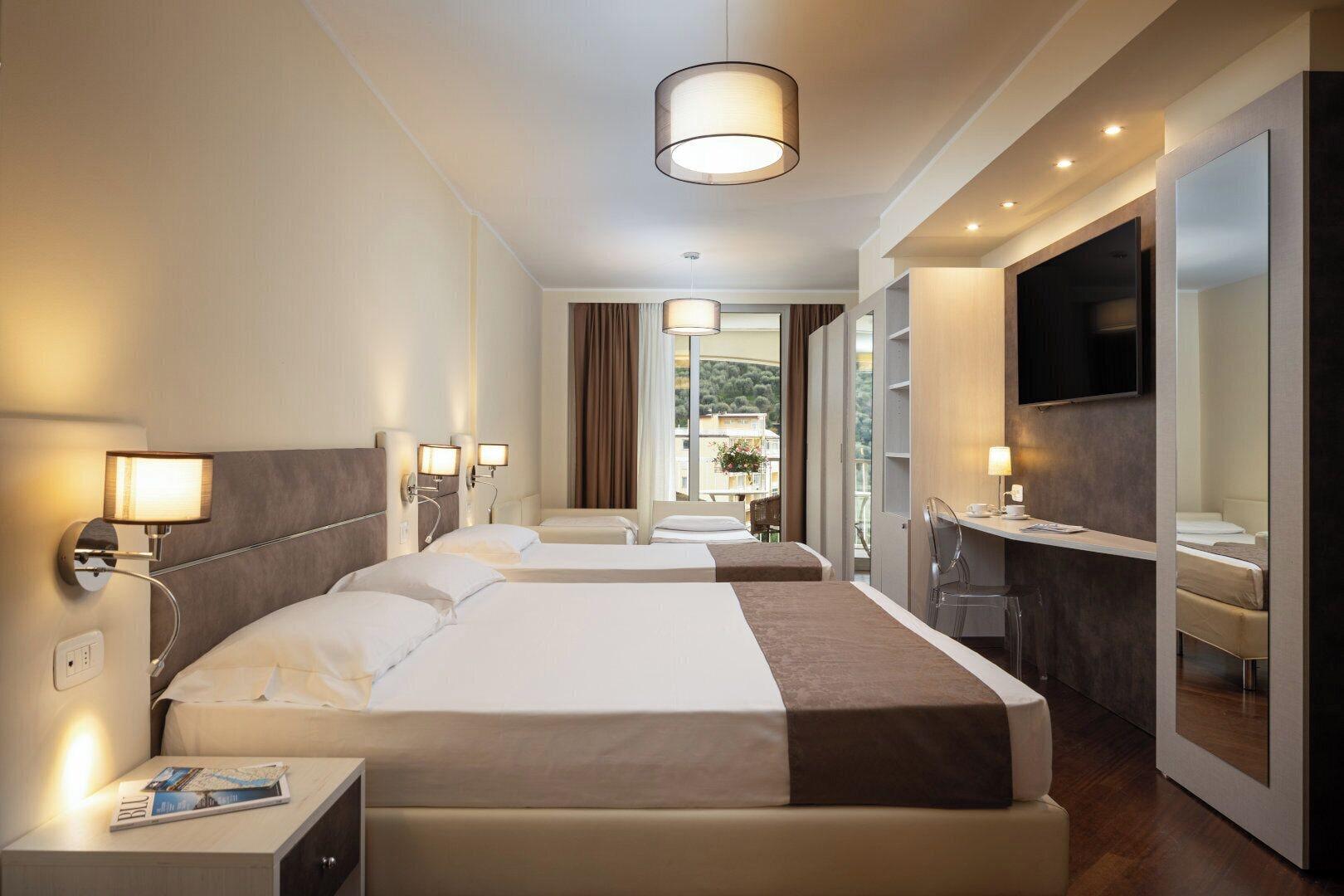 Room, Quintuple, Balcony
