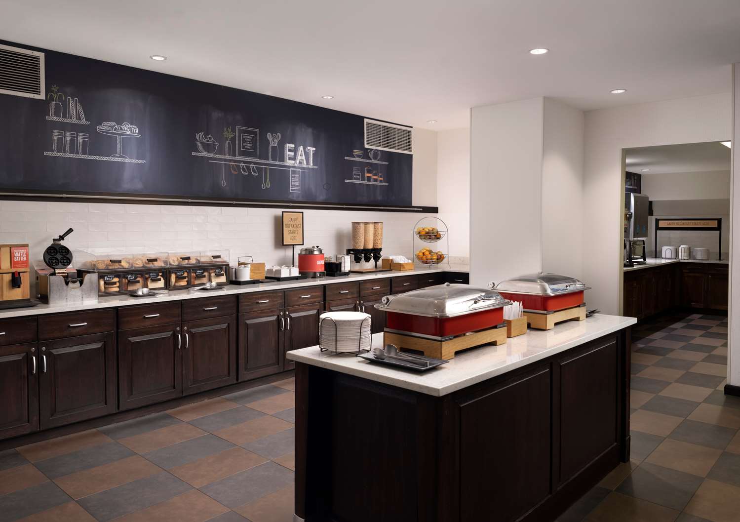 HAMPTON INN CHICAGO DOWNTOWN/MAGNIFICENT MILE 24/33