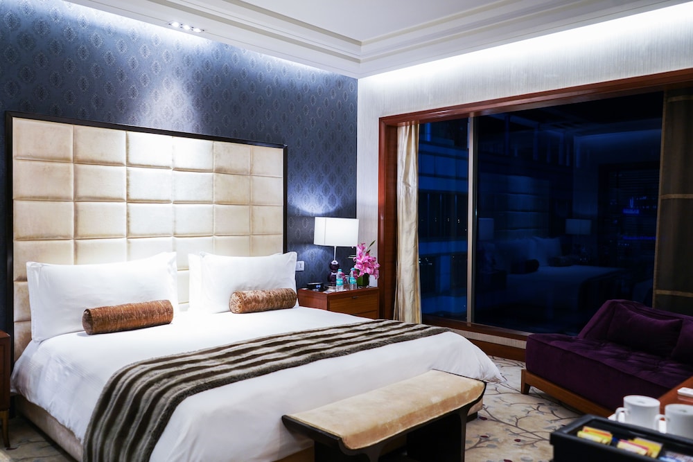 Crowne Plaza Gurgaon 22/82