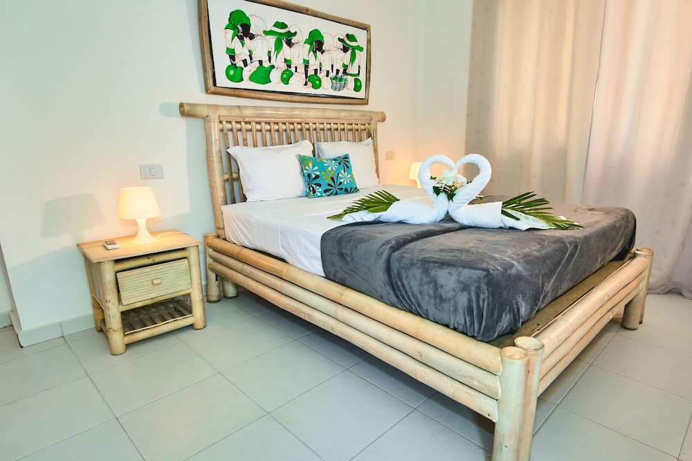 2 BEDROOMS, CLASSIC, APARTMENT, POOL VIEW