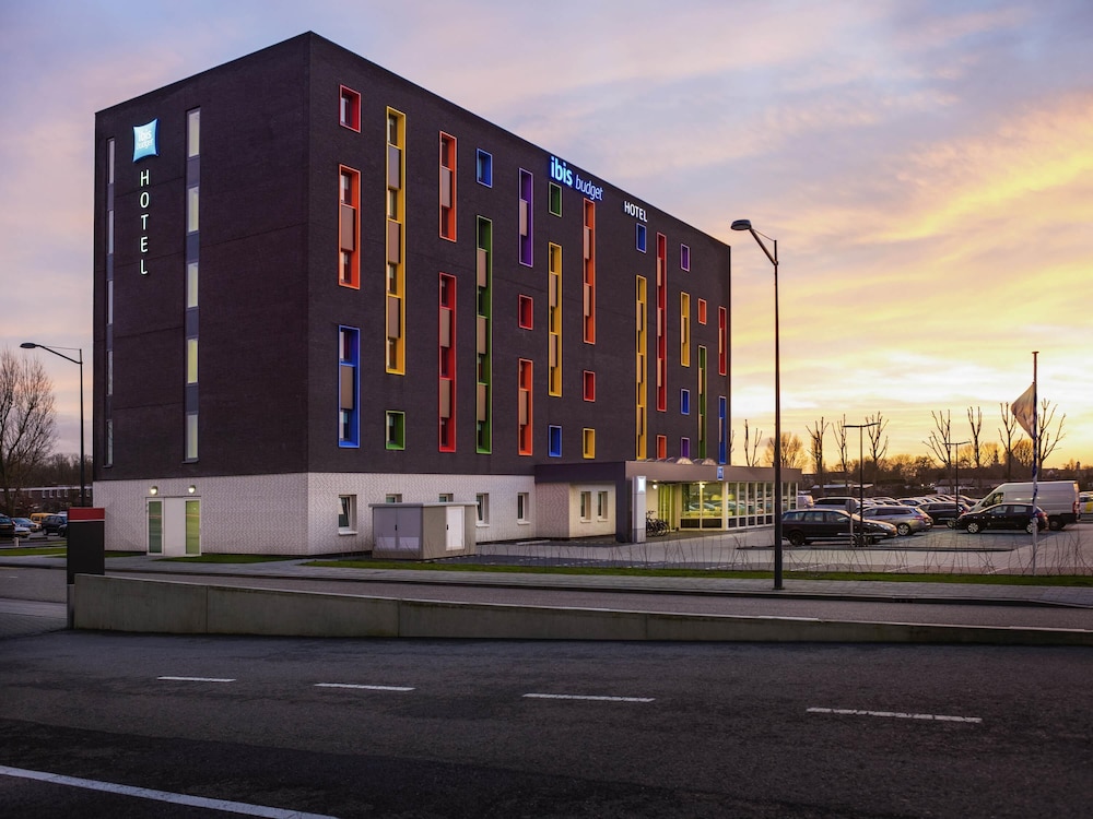 Ibis Budget Rotterdam The Hague Airport 4/35