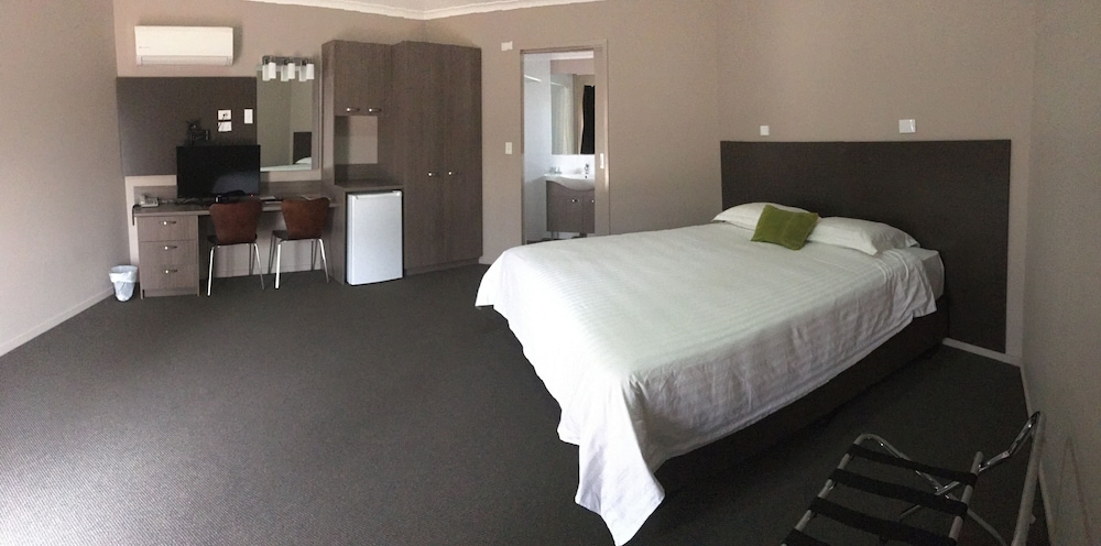 Bluestone Motor Inn 20/26