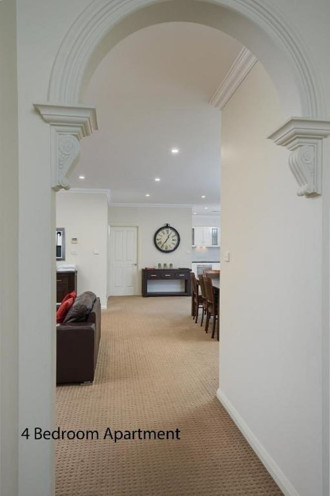 The Charles Boutique Hotel 2/38