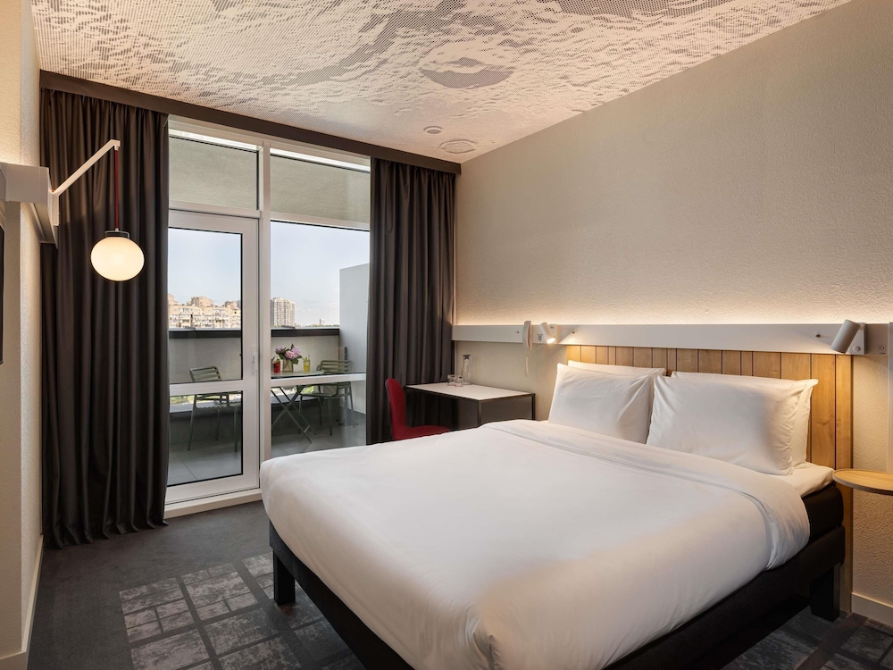 ibis Kyiv Beresteiska 14/47
