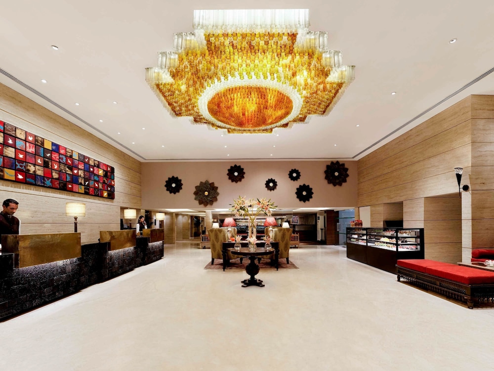 Grand Mercure Vadodara Surya Palace 34/35