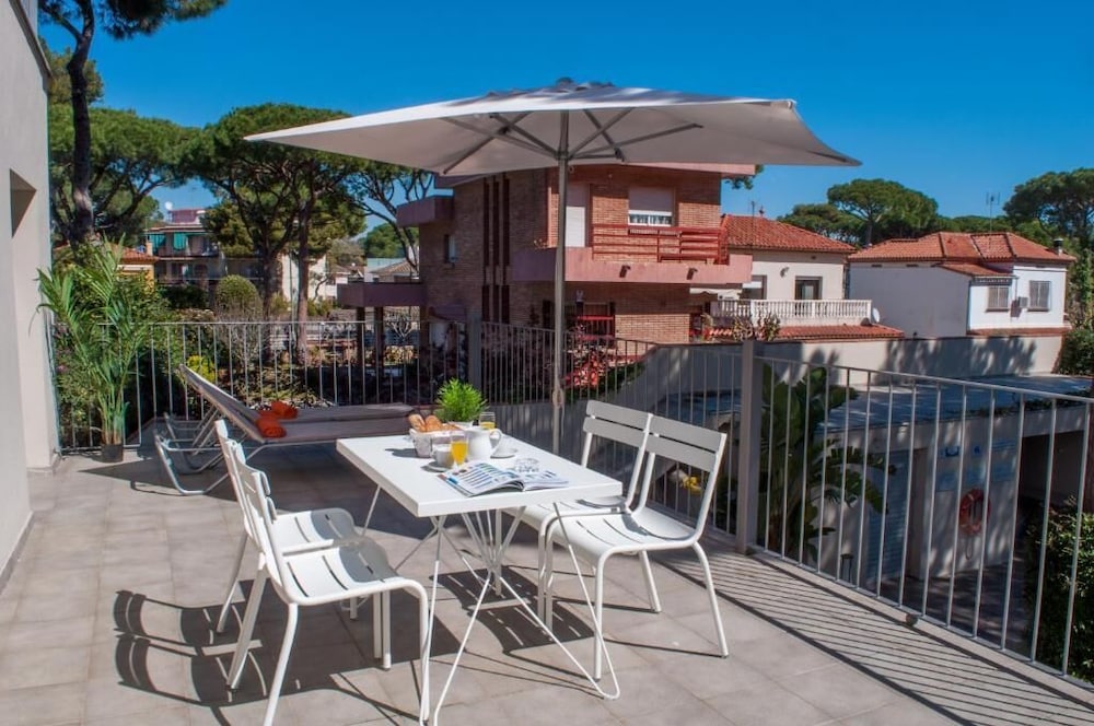 Apartamentos Porta Coeli 48/64