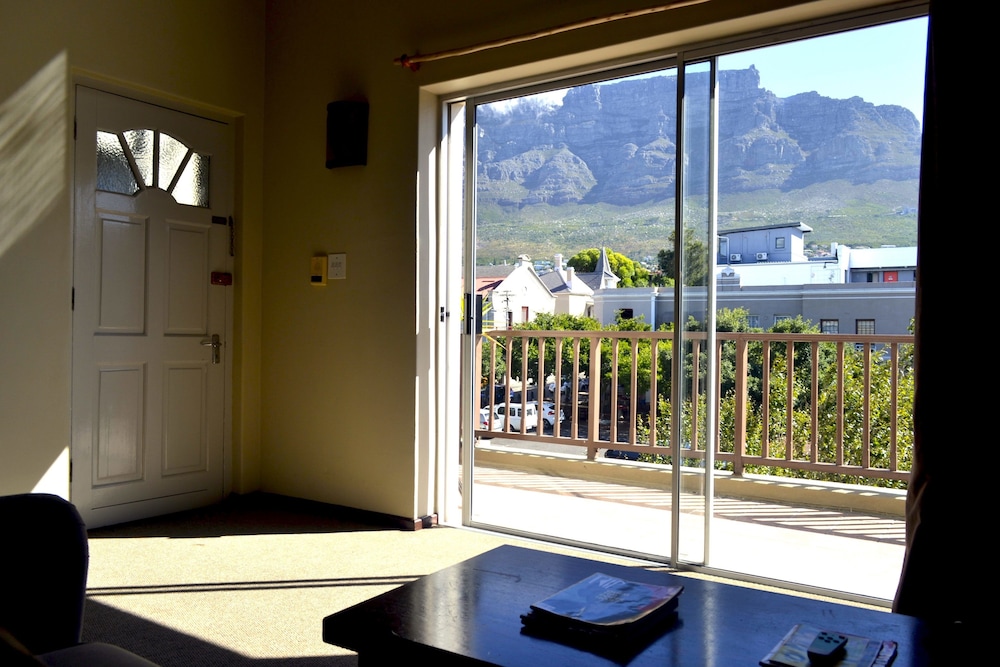 iKhaya Lodge & Conference Centre 17/23