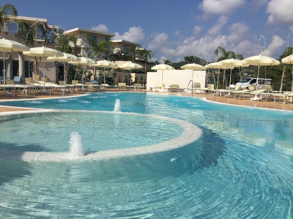 Blue Bay Resort 69/72