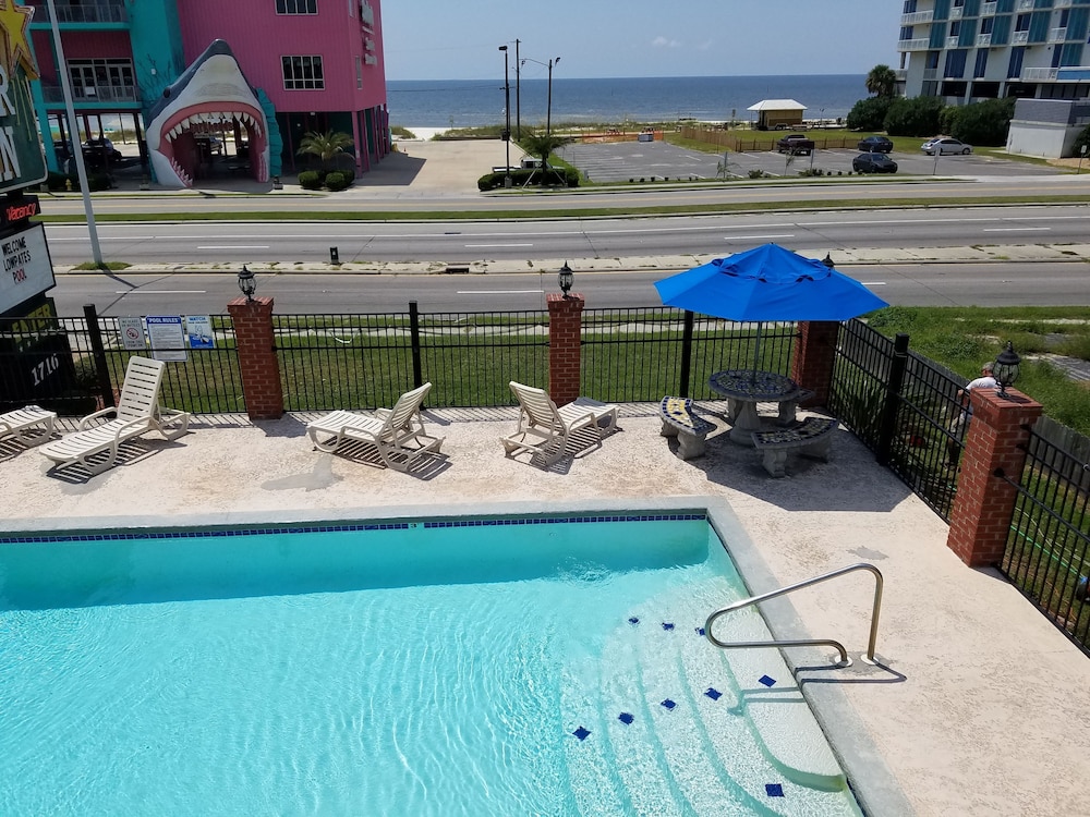 Star Inn Biloxi 34/37
