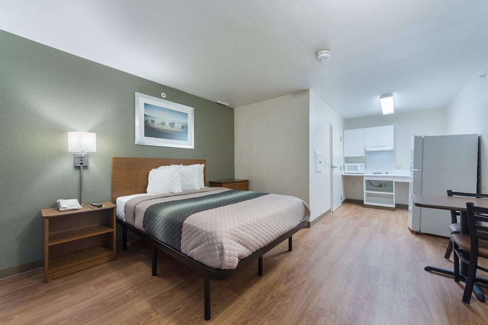 STUDIO, QUEEN BED, ACCESSIBLE