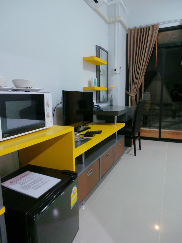The Icon Service Apartment 33/36