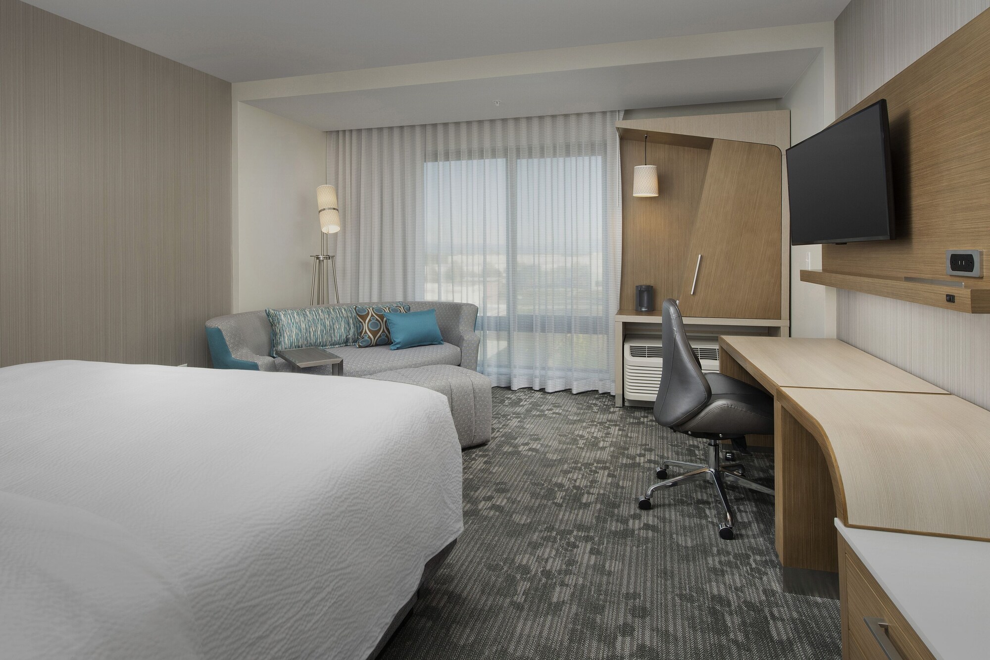ROOM, KING BED, SOFA