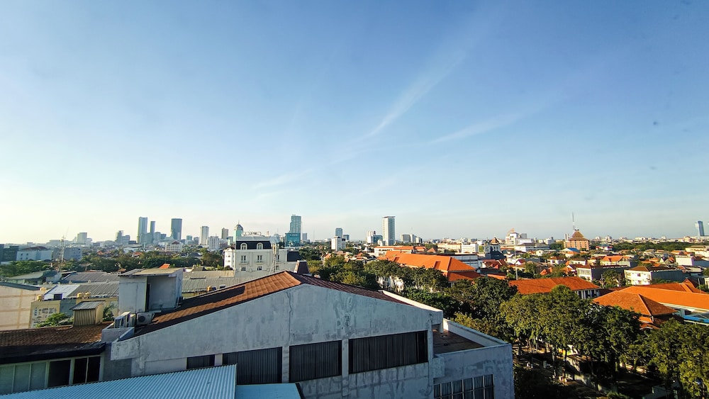 Mercure Surabaya Grand Mirama 77/81
