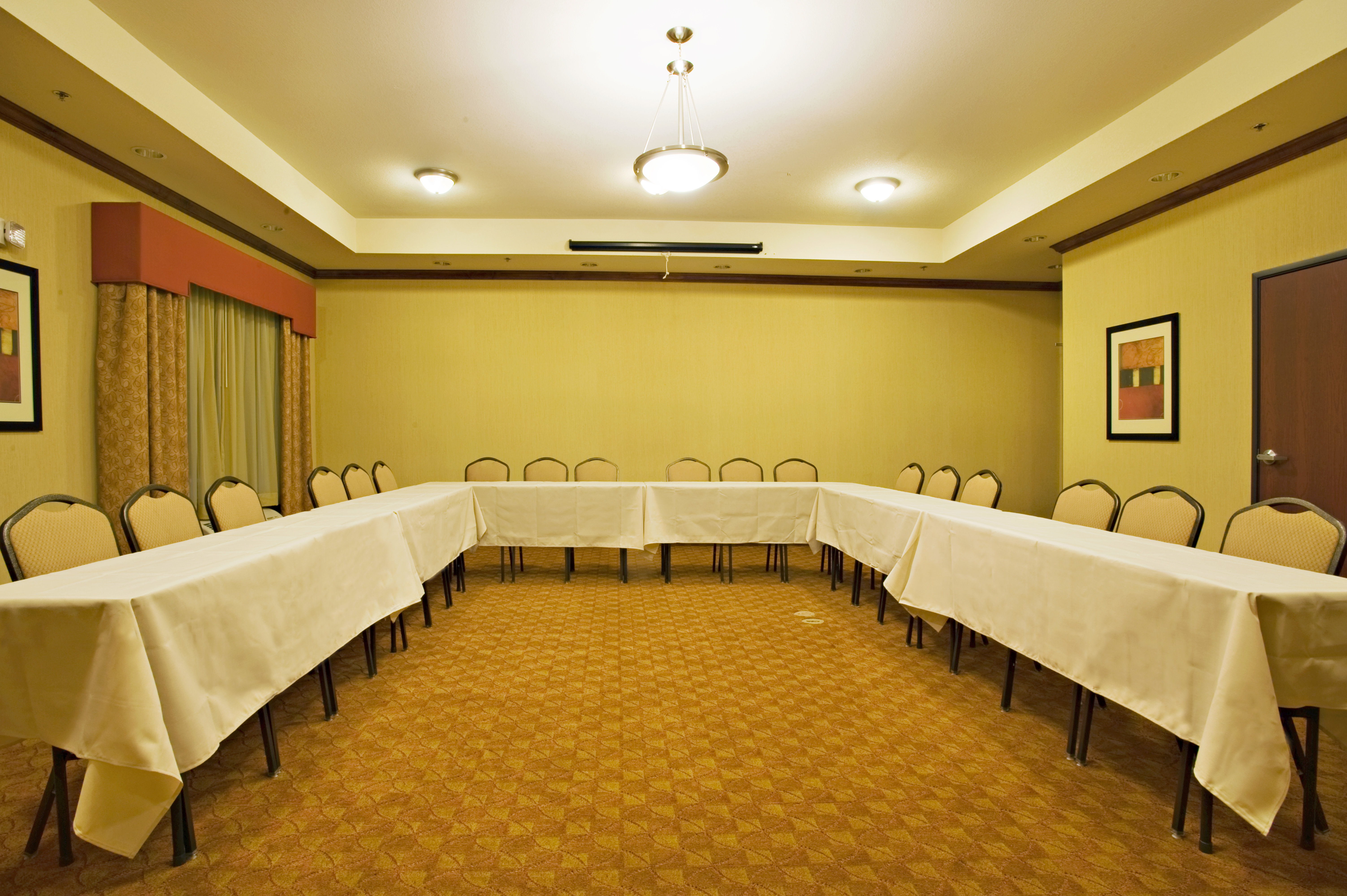 Holiday Inn Express Hotel & Suites Sweetwater 16/47