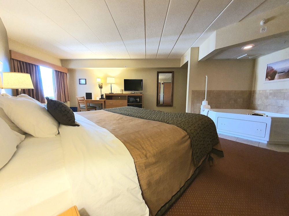 AmericInn by Wyndham Waconia 18/80