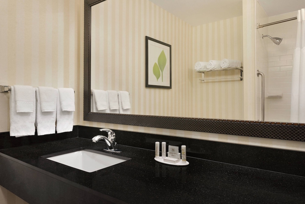Fairfield Inn And Suites Tupelo 17/44