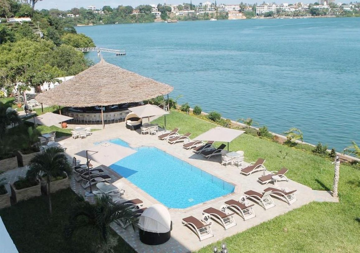 CityBlue Creekside Hotel & Suites 23/25