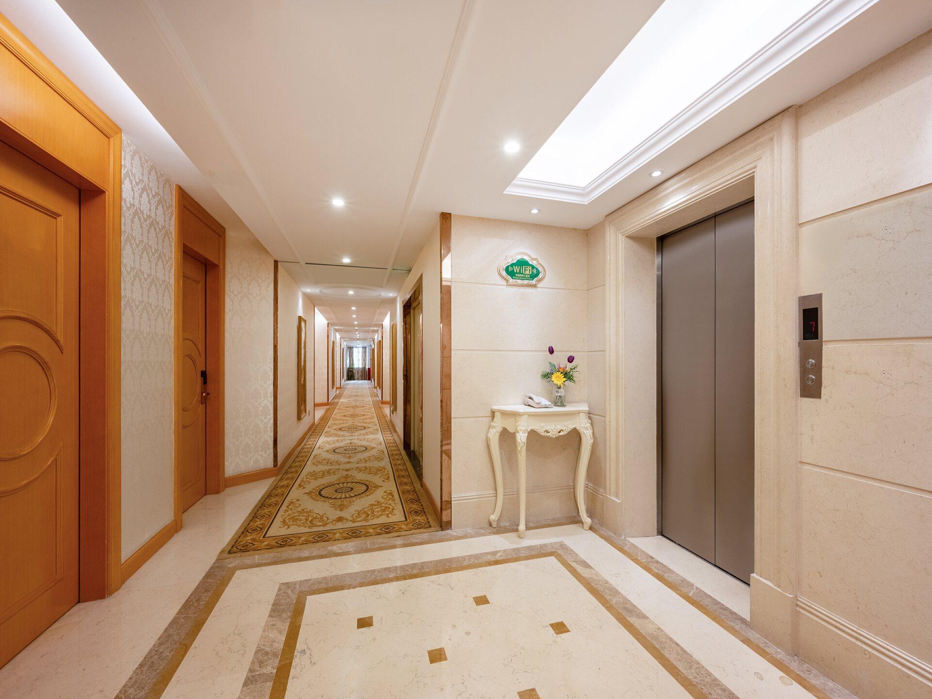 Vienna 3 Best Hotel (Guangzhou Xintang Shacun Metro Station) 9/58