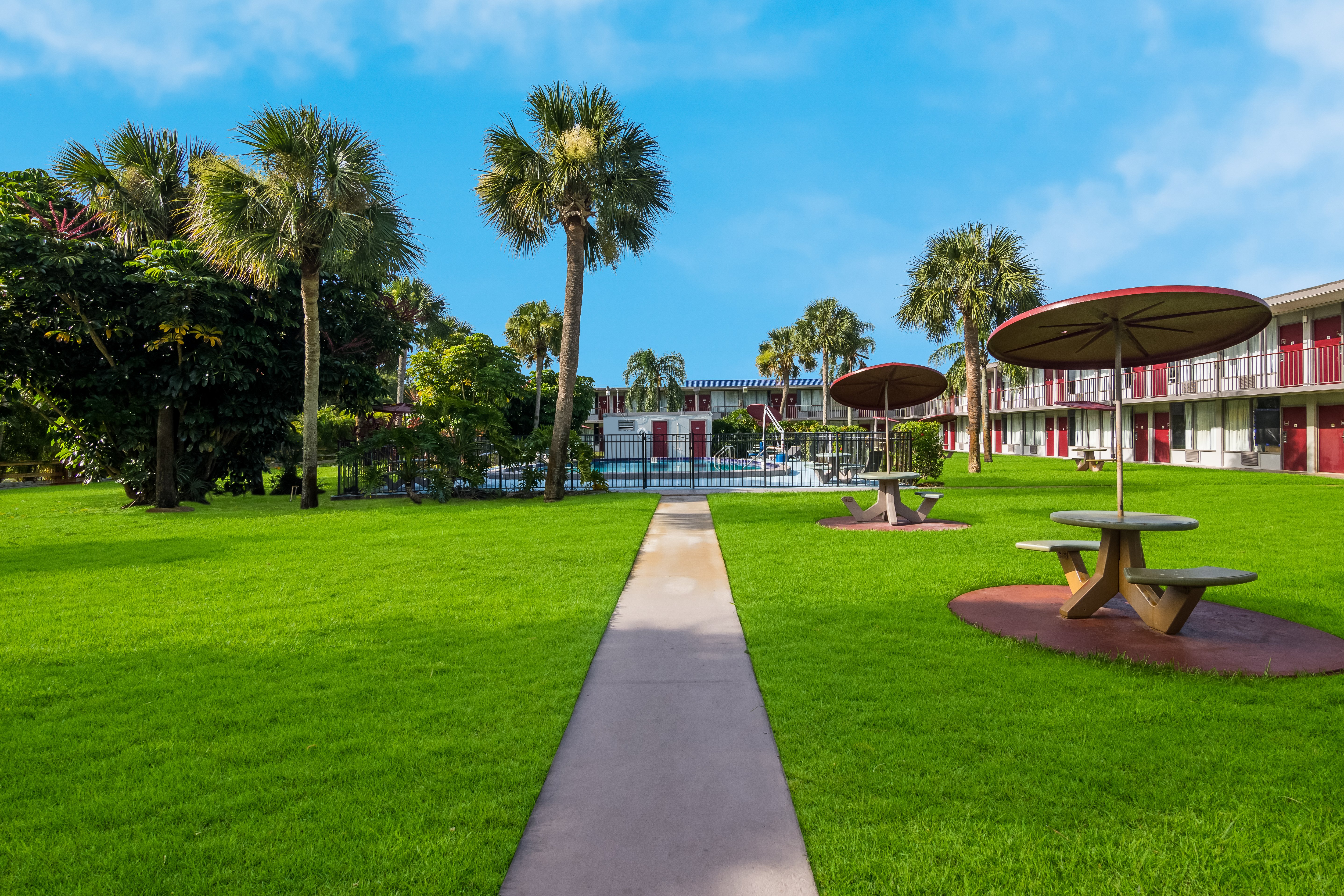 Studio 6 Vero Beach, FL 17/34