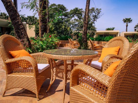 Bakadaji Hotel 8/21