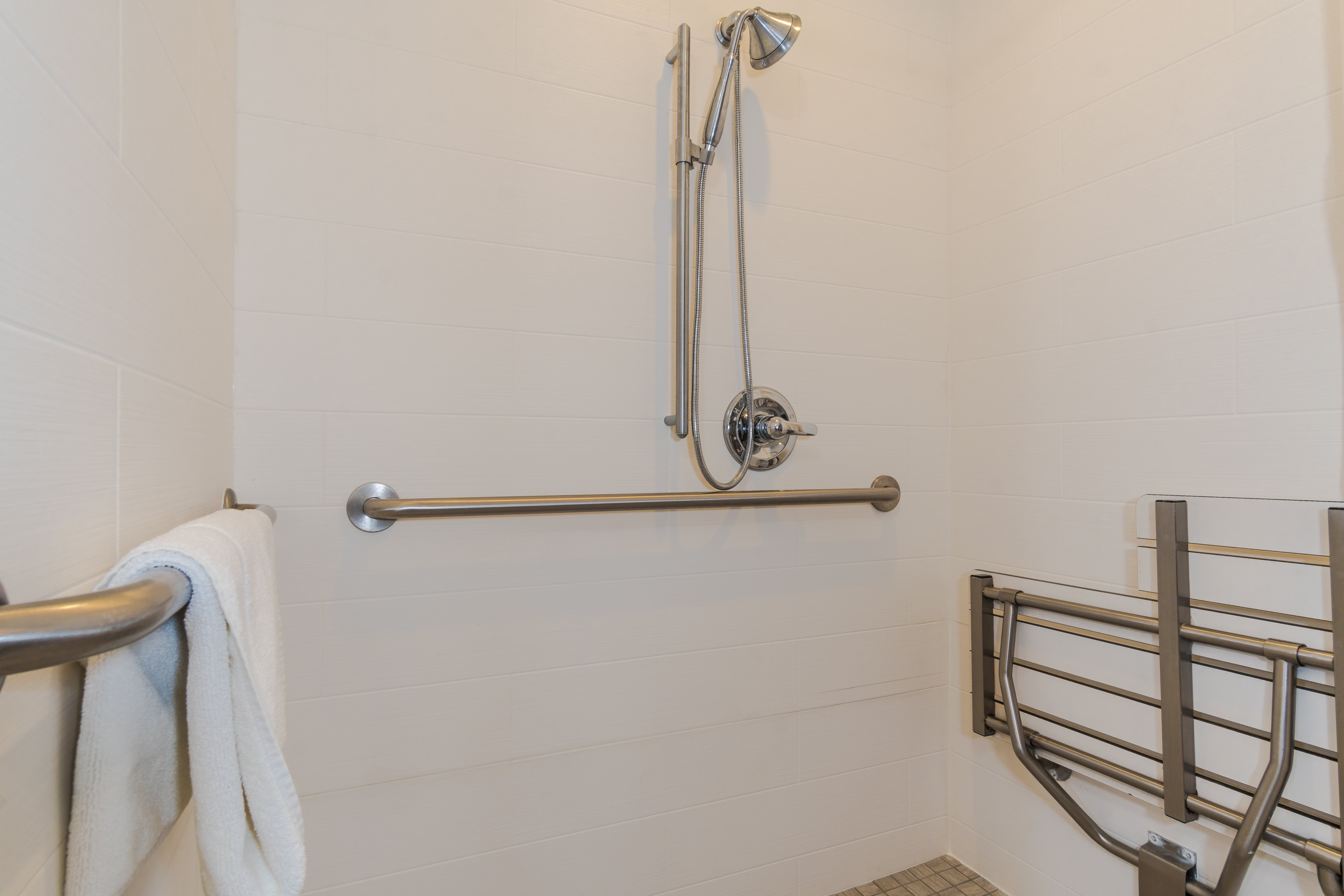Holiday Inn Express Hollywood Walk of Fame An Ihg Hotel 39/65