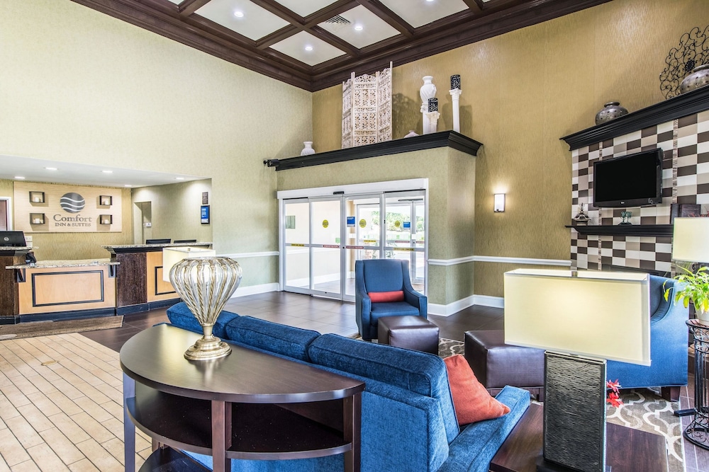 Comfort Inn & Suites Greenwood Near University 37/66