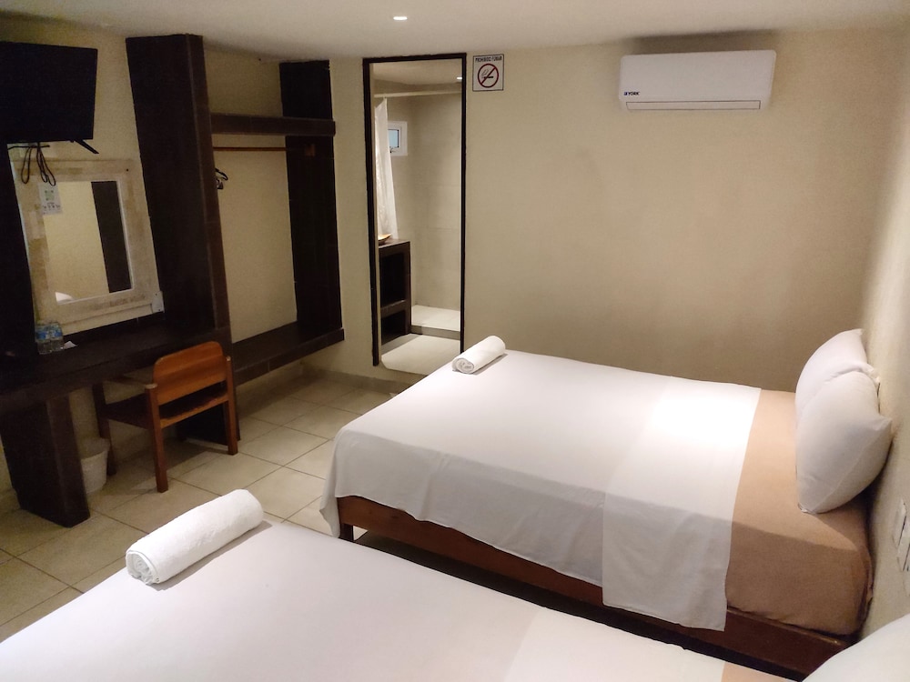 غرفة قياسية بسريرين مزدوجين، Hotel Ashly 7/10
