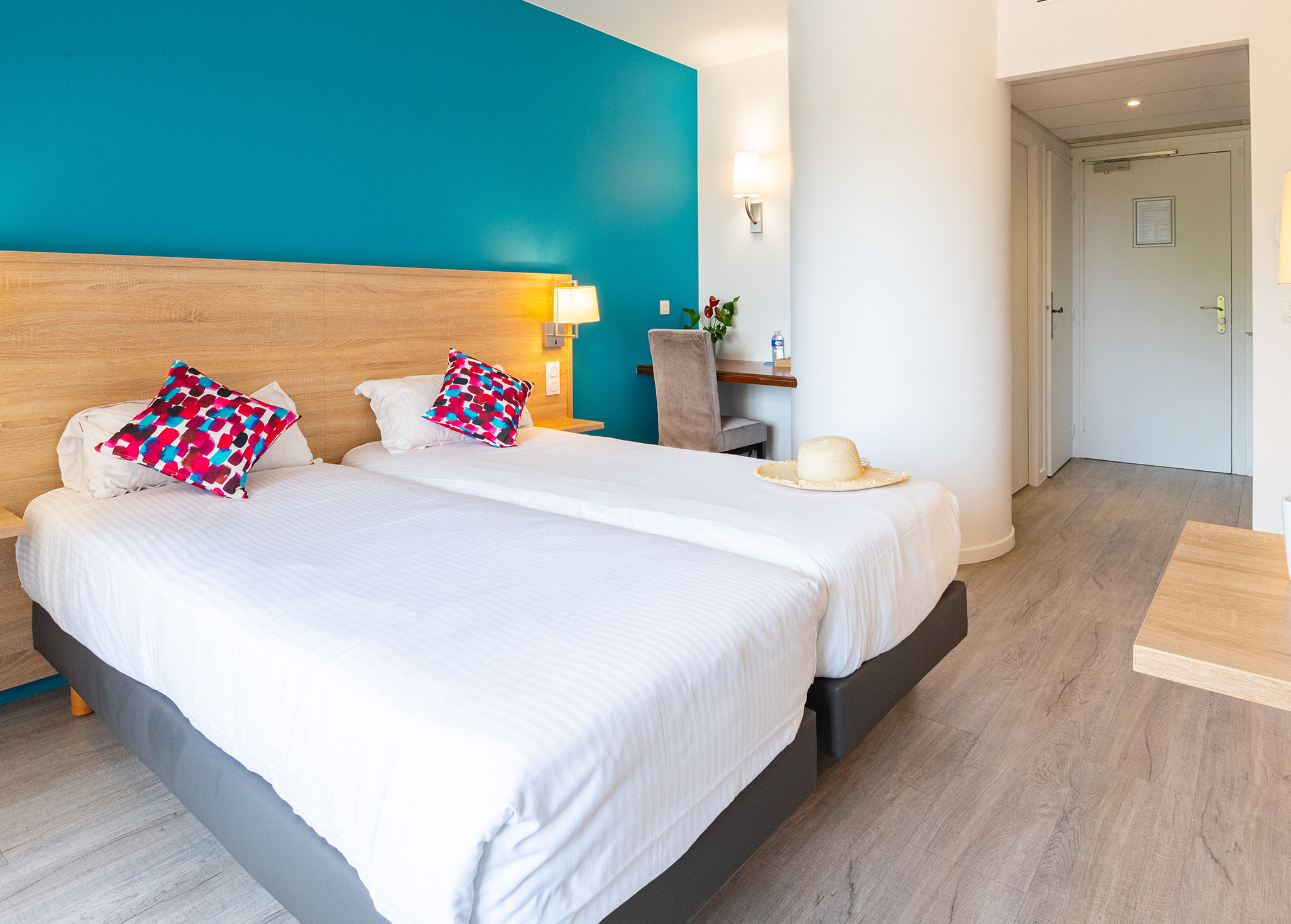 Superior, Twin Beds