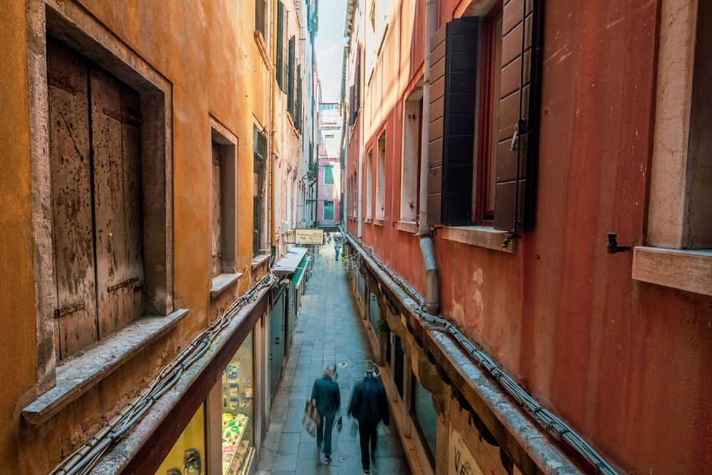 San Marco Boutique Canal View 17/33