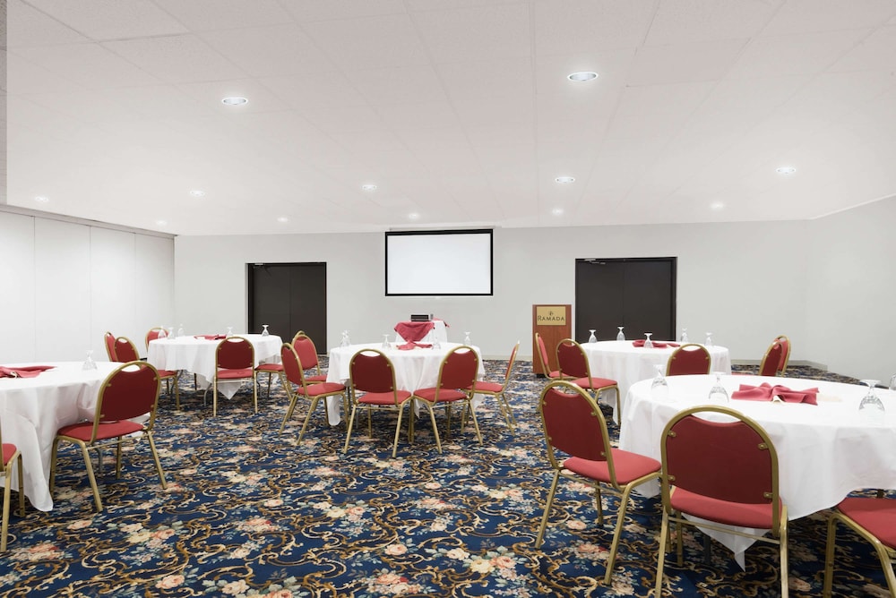 Ramada by Wyndham Watertown/Thousand Islands NY 29/37