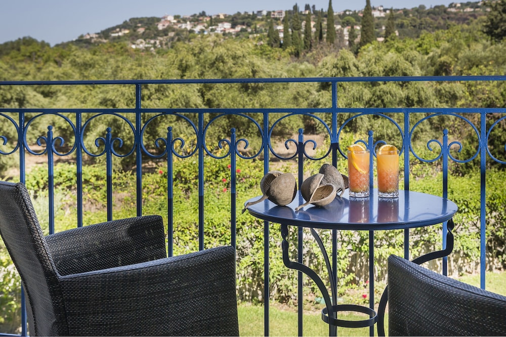 Avithos Resort 77/92