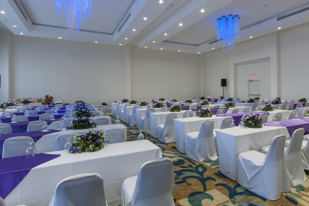 Delta Hotels by Marriott San Jose Aurola 42/50