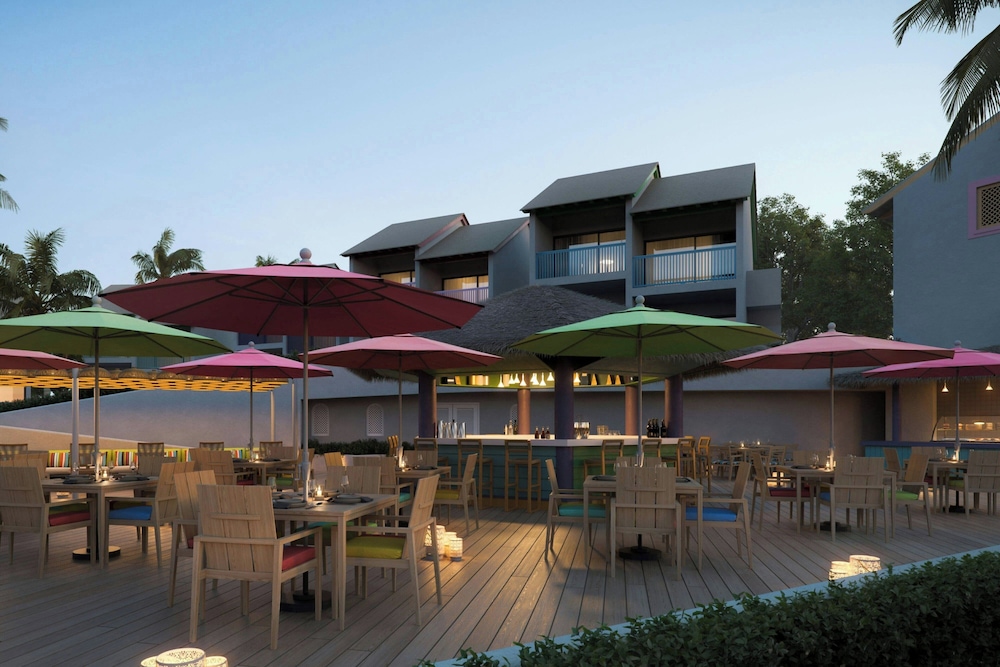 Crystal Cove by Elegant Hotels - All-Inclusive 4/50