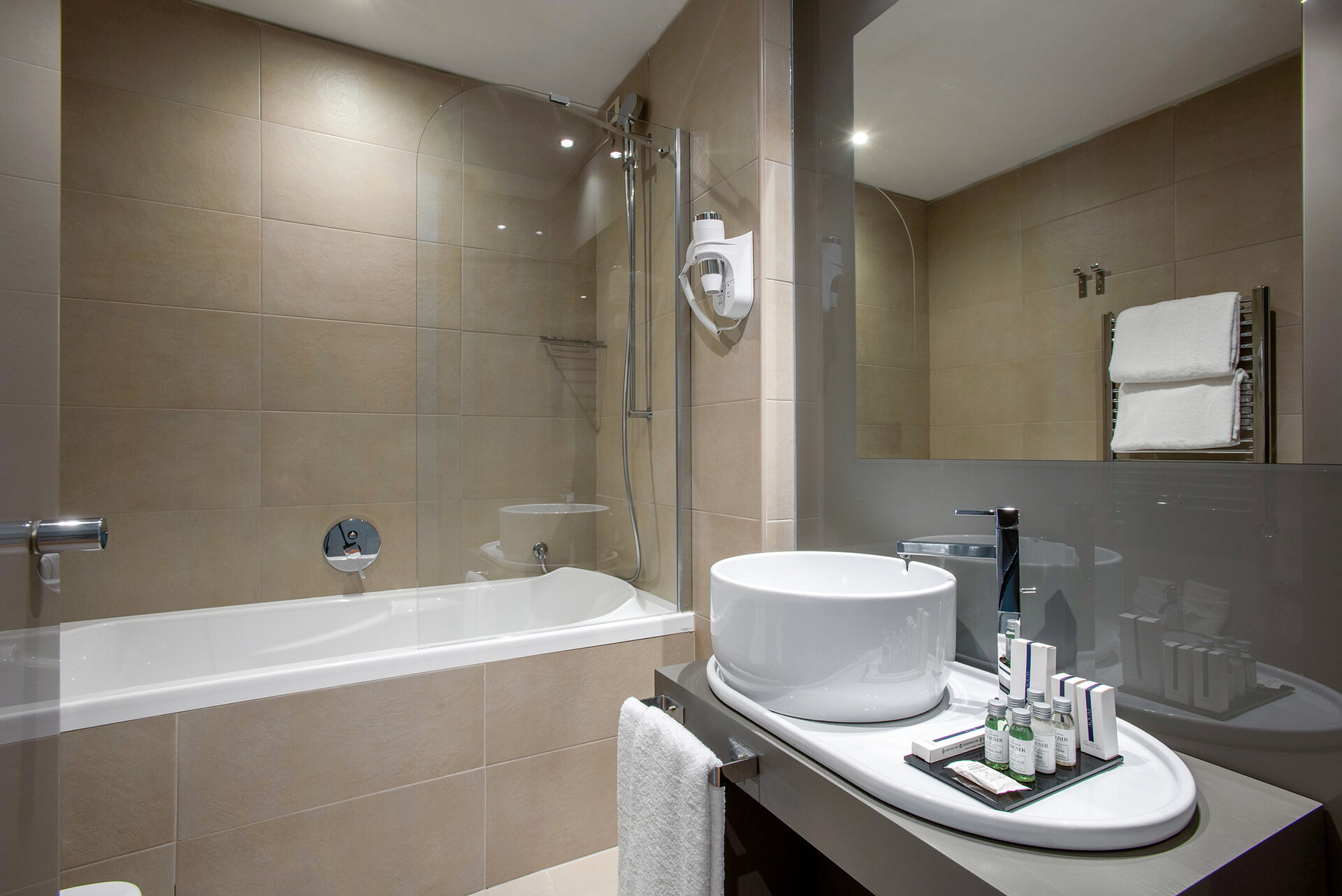 Fortyfive Squared Hotel 24/25
