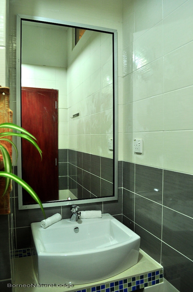 Borneo Nature Lodge 17/18
