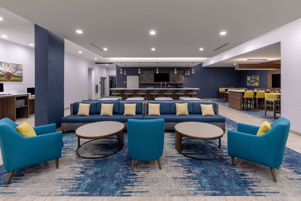 La Quinta Inn and Suites by Wyndham Round Rock East 41/43