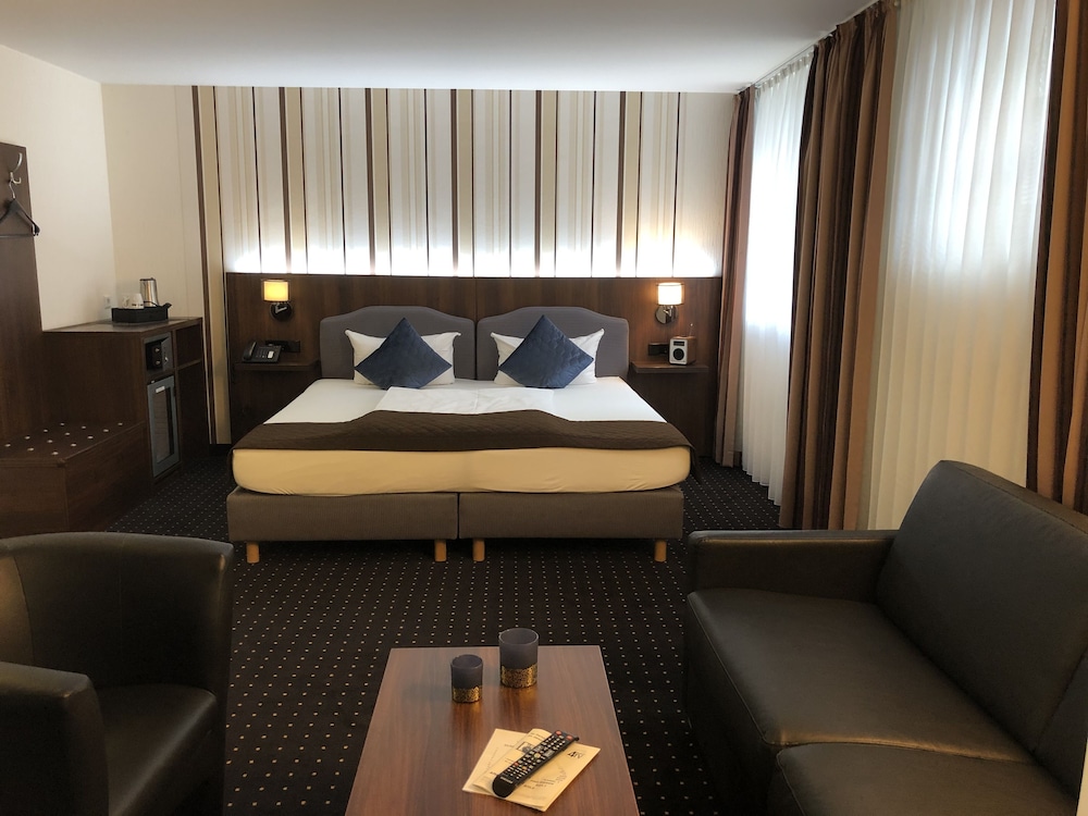Lobinger Hotel Weisses Ross 28/71
