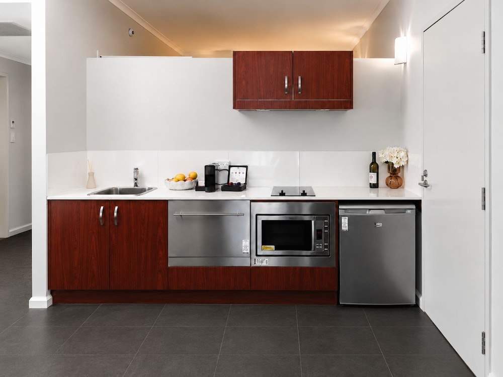 ABODE NARRABUNDAH 9/71