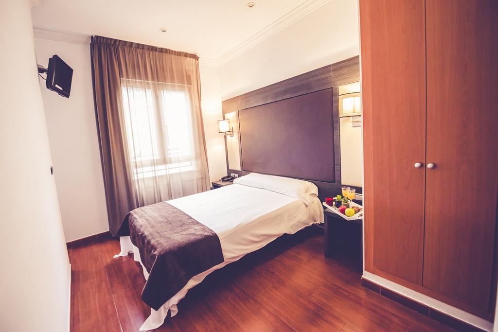 Hostal Sol Los Angeles 20/50