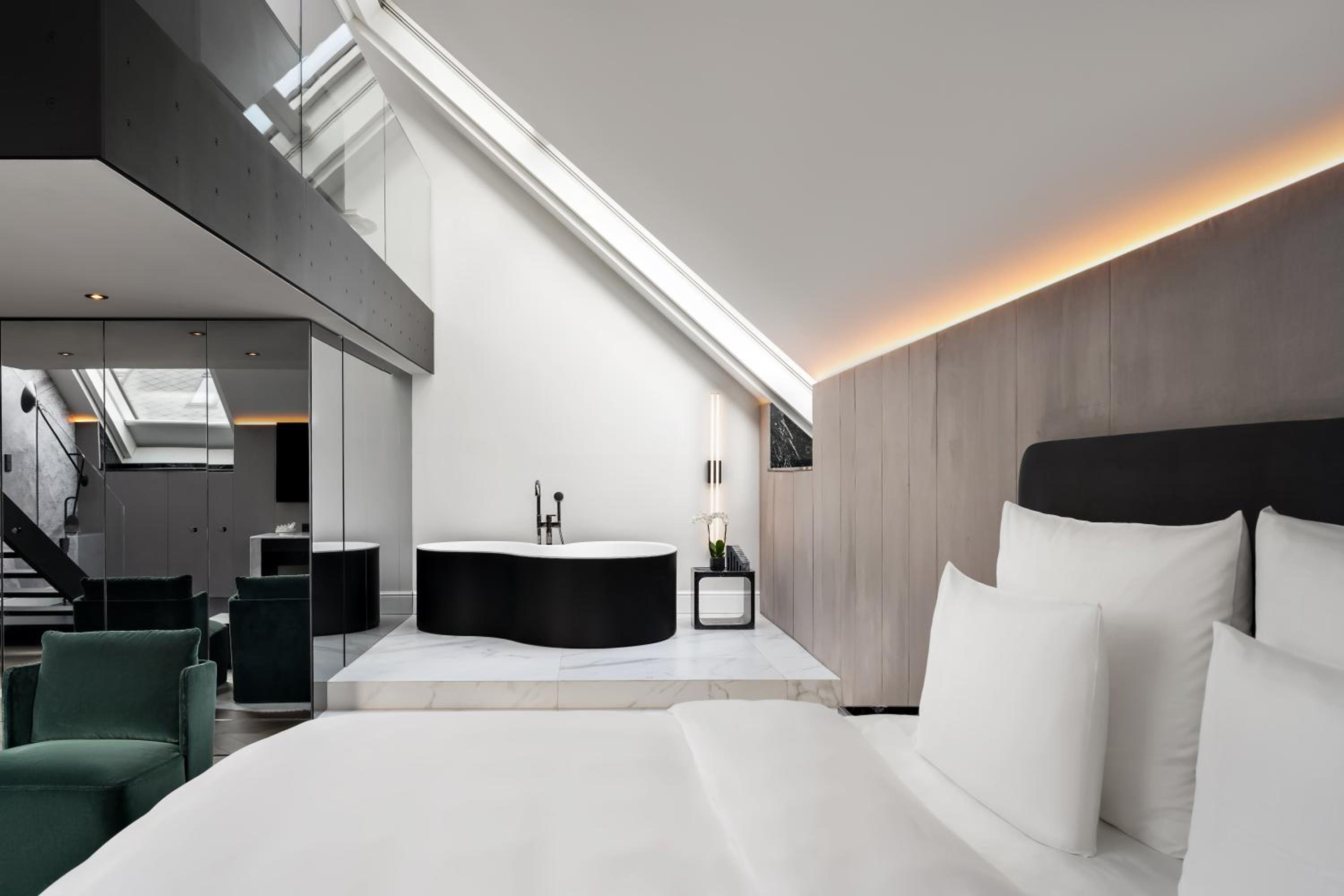Grand, Maisonette, Suite, King Bed