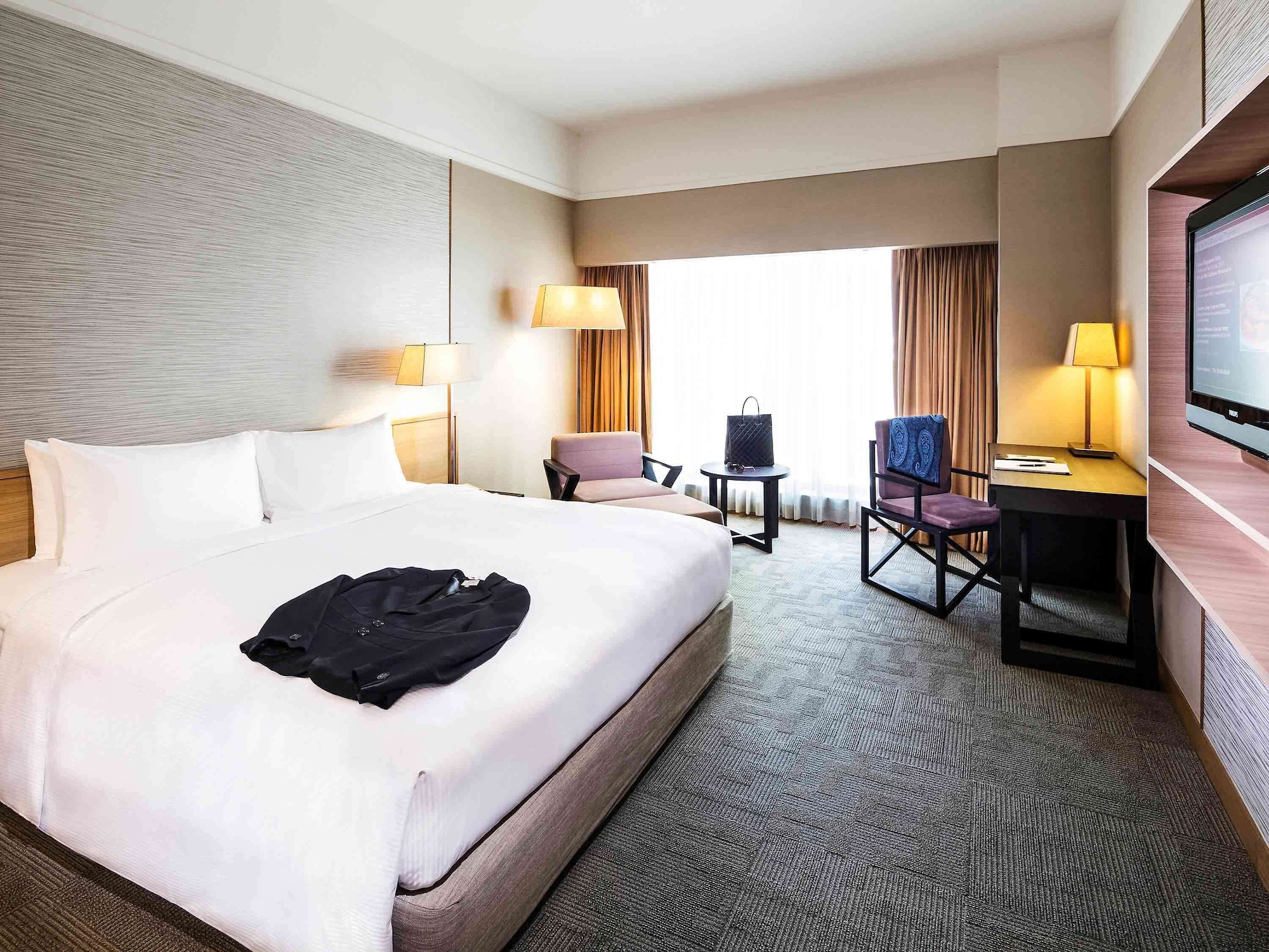 DELUXE, KING BED, OCEAN VIEW