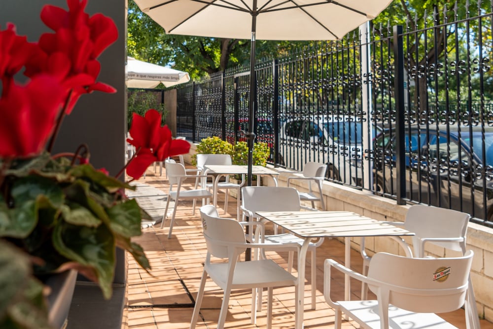 Hotel Checkin Valencia Ciscar 44/64
