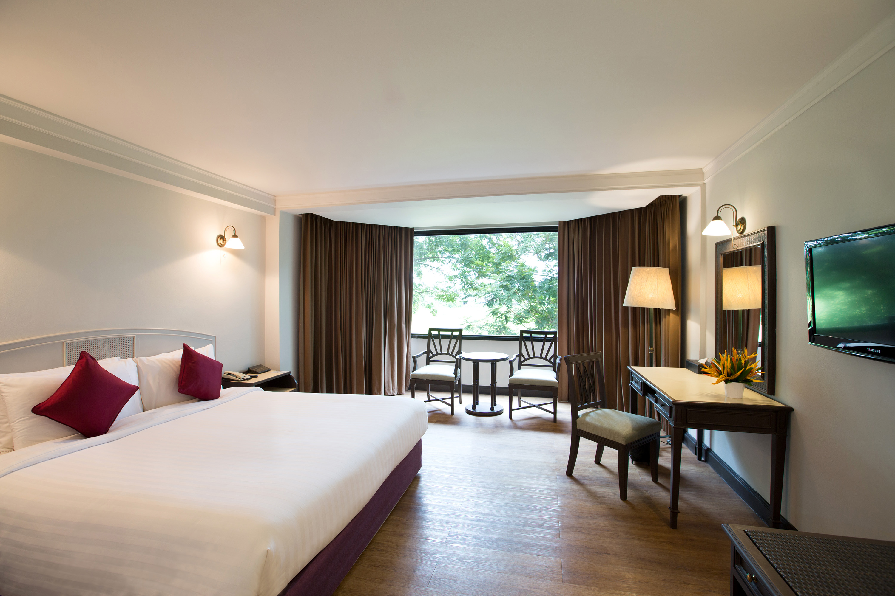Deluxe, Double or Twin Bed