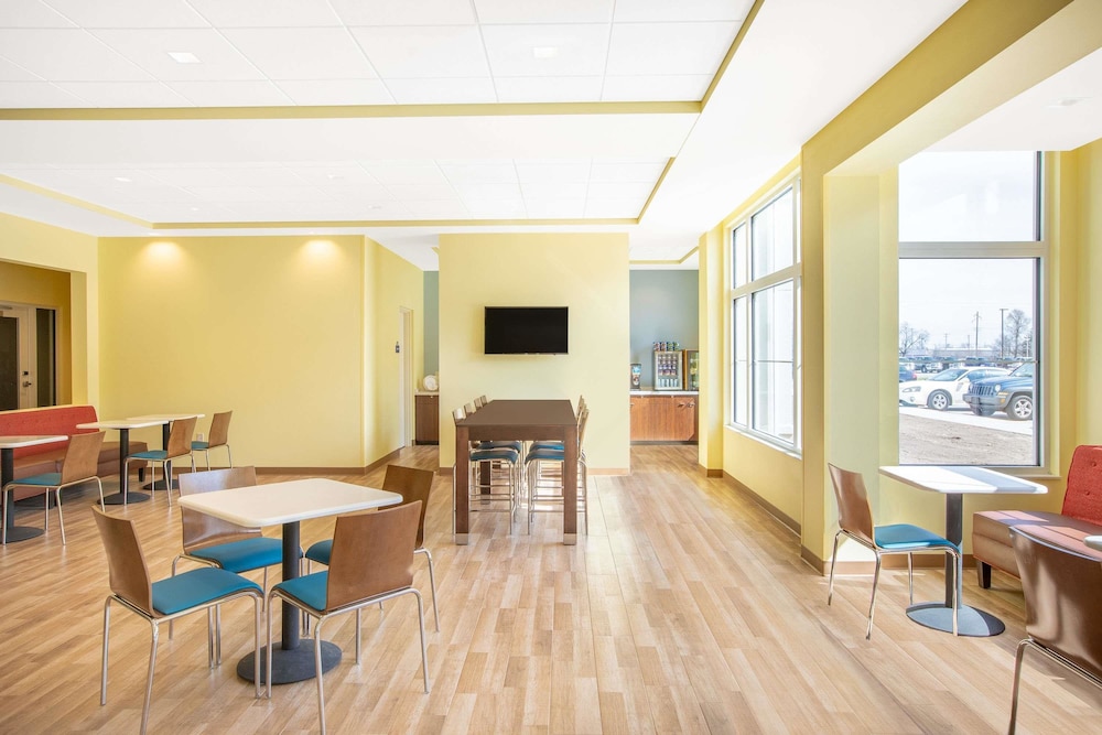Days Inn & Suites by Wyndham Kearney 49/61